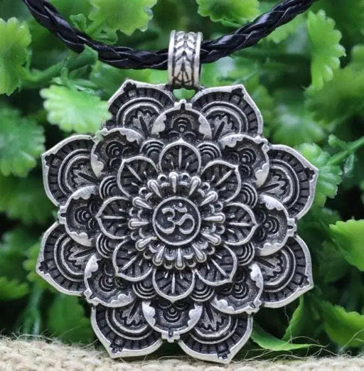 LANGHONG Tibetan Spiritual Necklace with Mandala Pendant Amulet