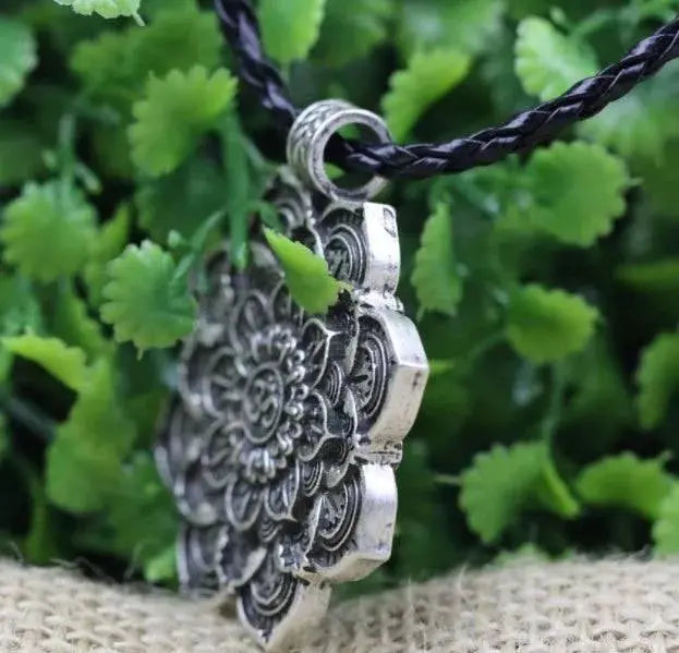 LANGHONG Tibet Spiritual Necklace Tibet Mandala Pendant Necklace Geometry Amulet Religious Jewelry 

Experience Spiritual Harmony with LANGHONG Tibet Mandala Necklace - Sacred Amulet for Religious Jewelry  Aliexpress Lacatang Shop 